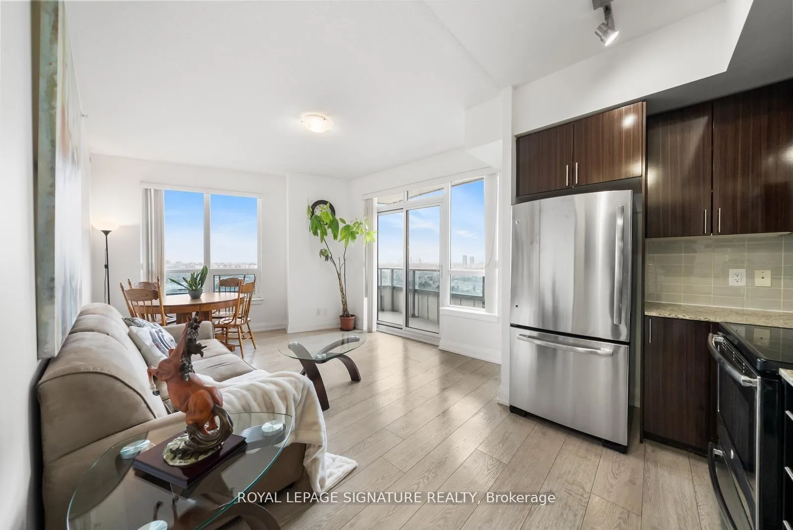 Photo 1 of Unit 2108, 7171 Yonge Street, Markham, Thornhill — HOMEH