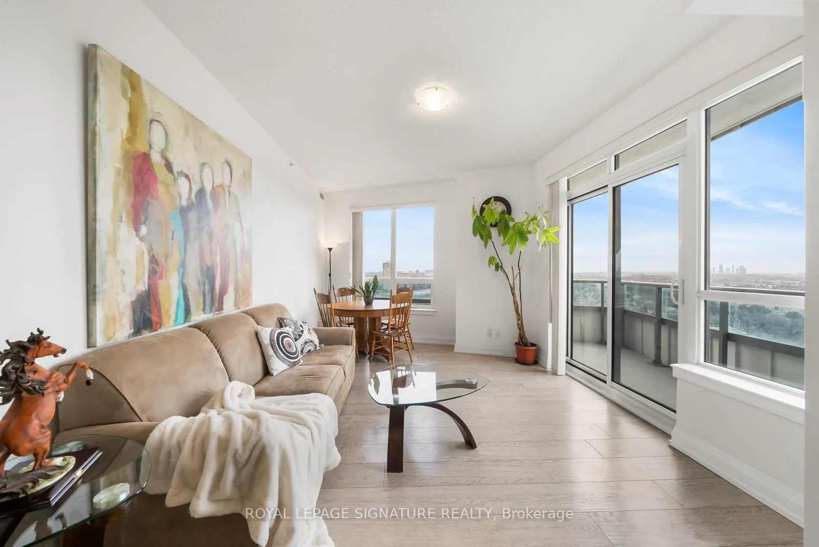 Photo 2 of Unit 2108, 7171 Yonge Street, Markham, Thornhill — HOMEH
