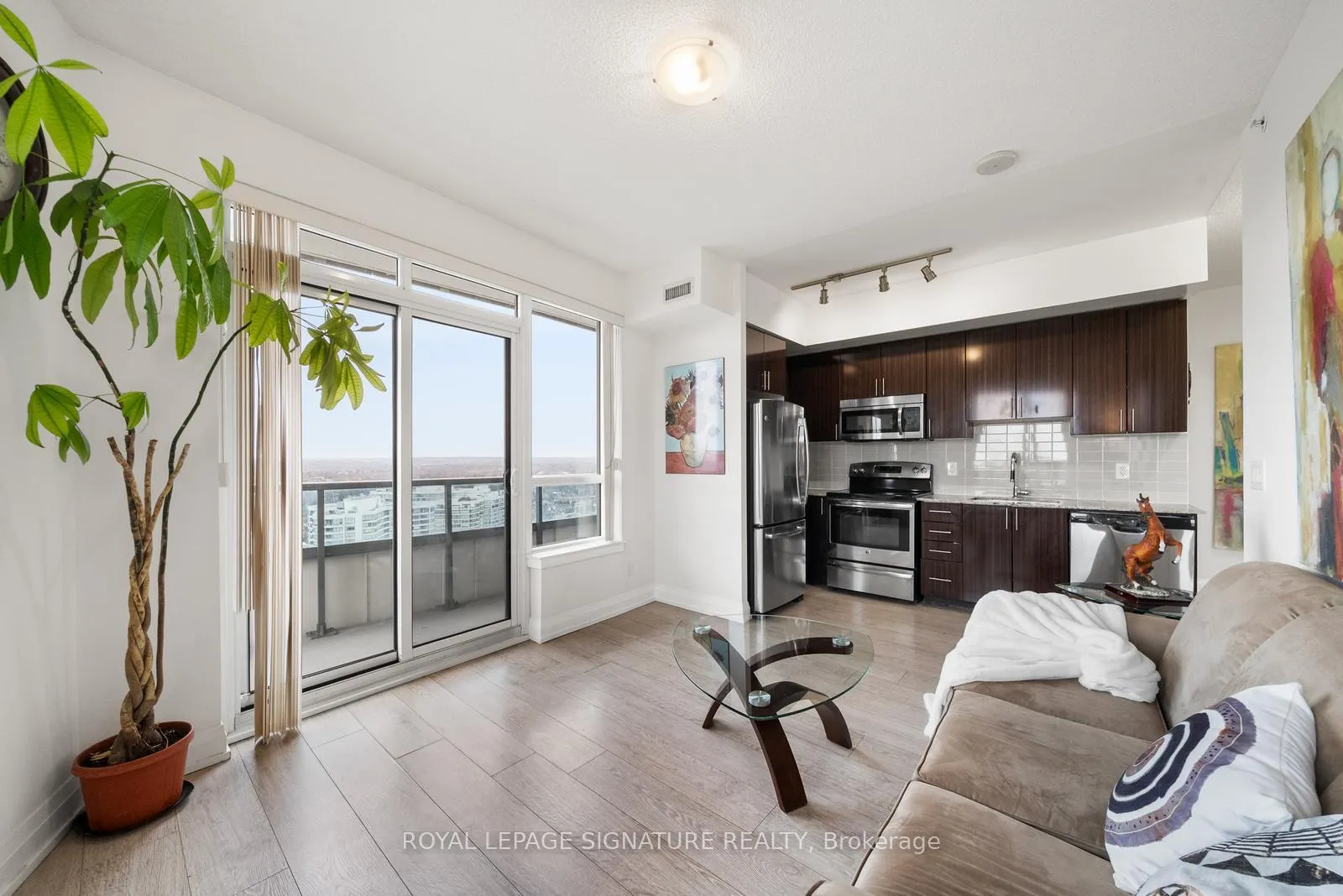 Photo 3 of Unit 2108, 7171 Yonge Street, Markham, Thornhill — HOMEH