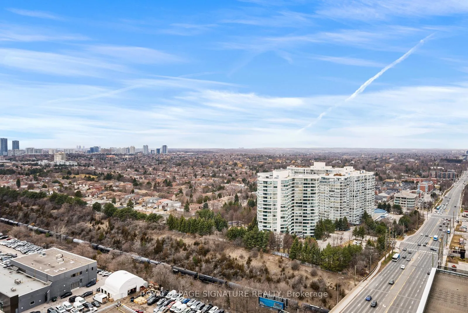 Photo 9 of Unit 2108, 7171 Yonge Street, Markham, Thornhill — HOMEH