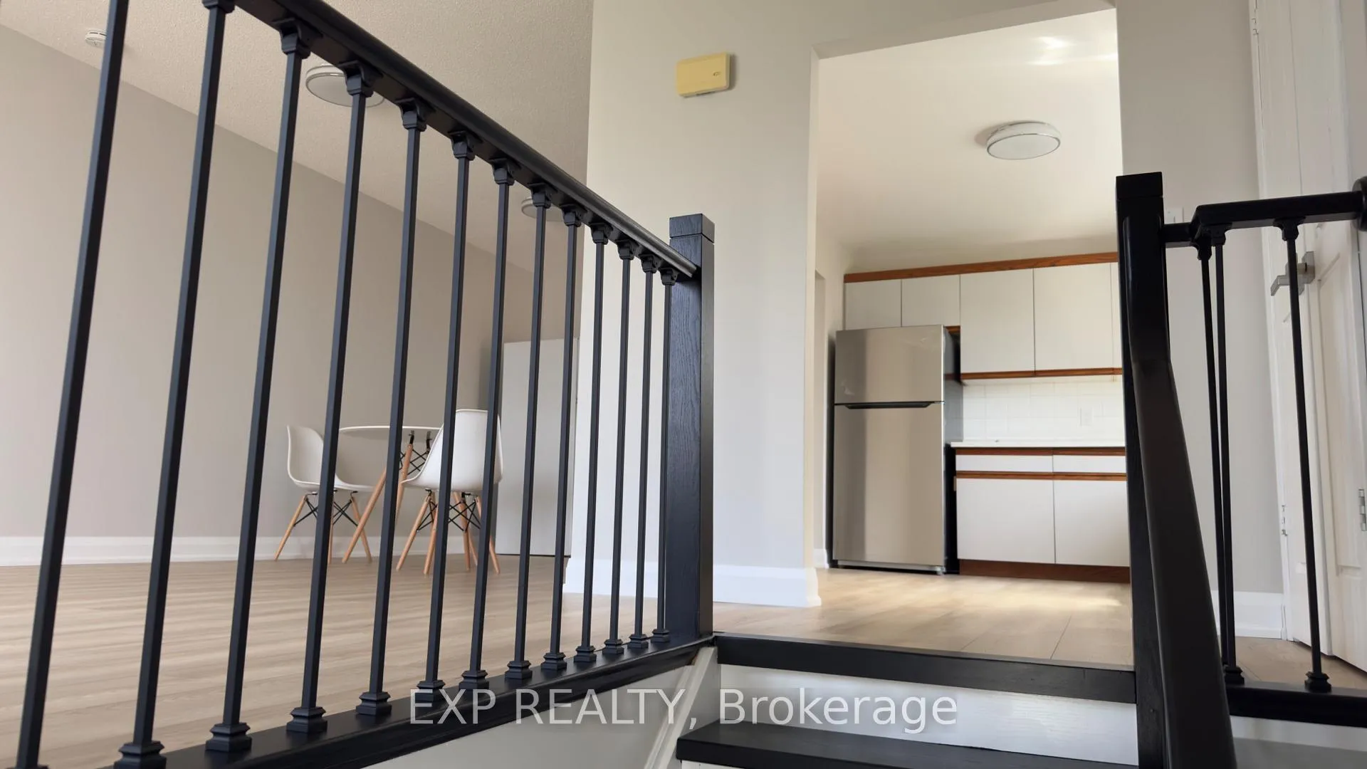 Photo 2 of Unit UPPER, 41 Woodland Drive, Welland, N. Welland — HOMEH