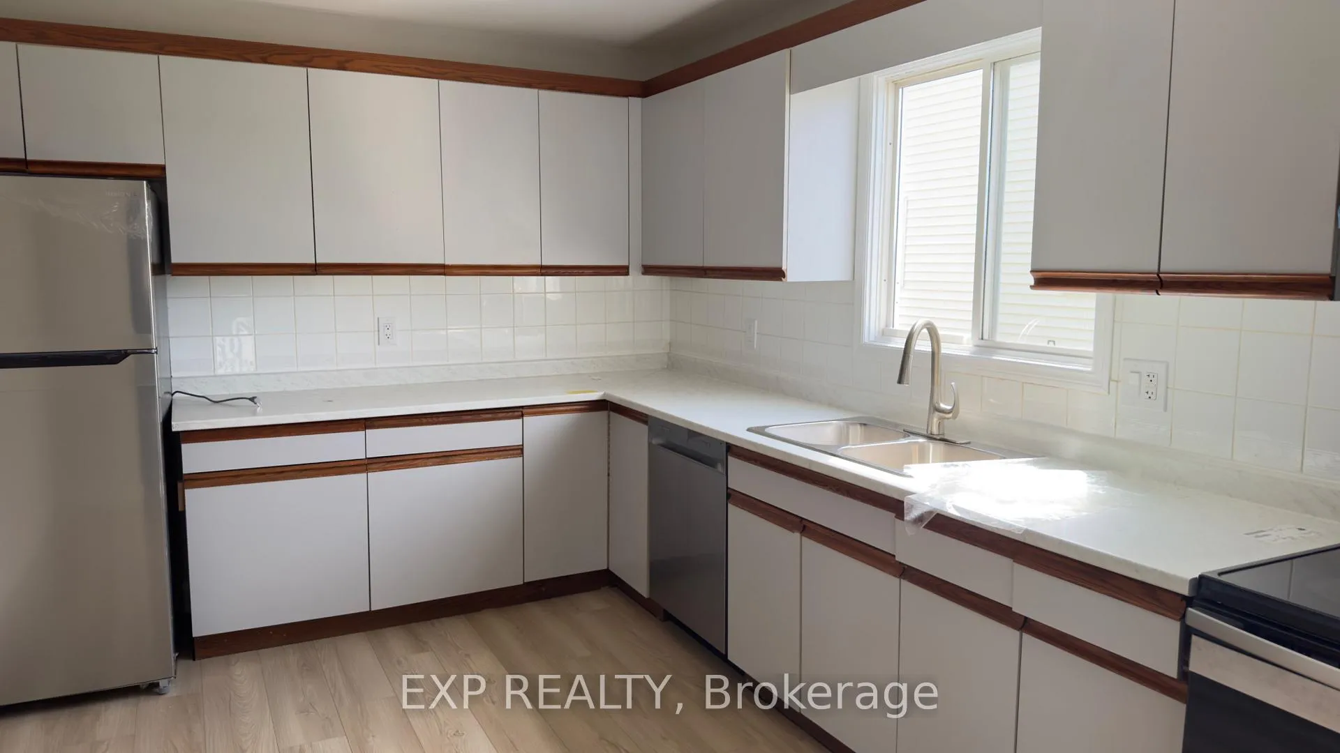 Photo 3 of Unit UPPER, 41 Woodland Drive, Welland, N. Welland — HOMEH