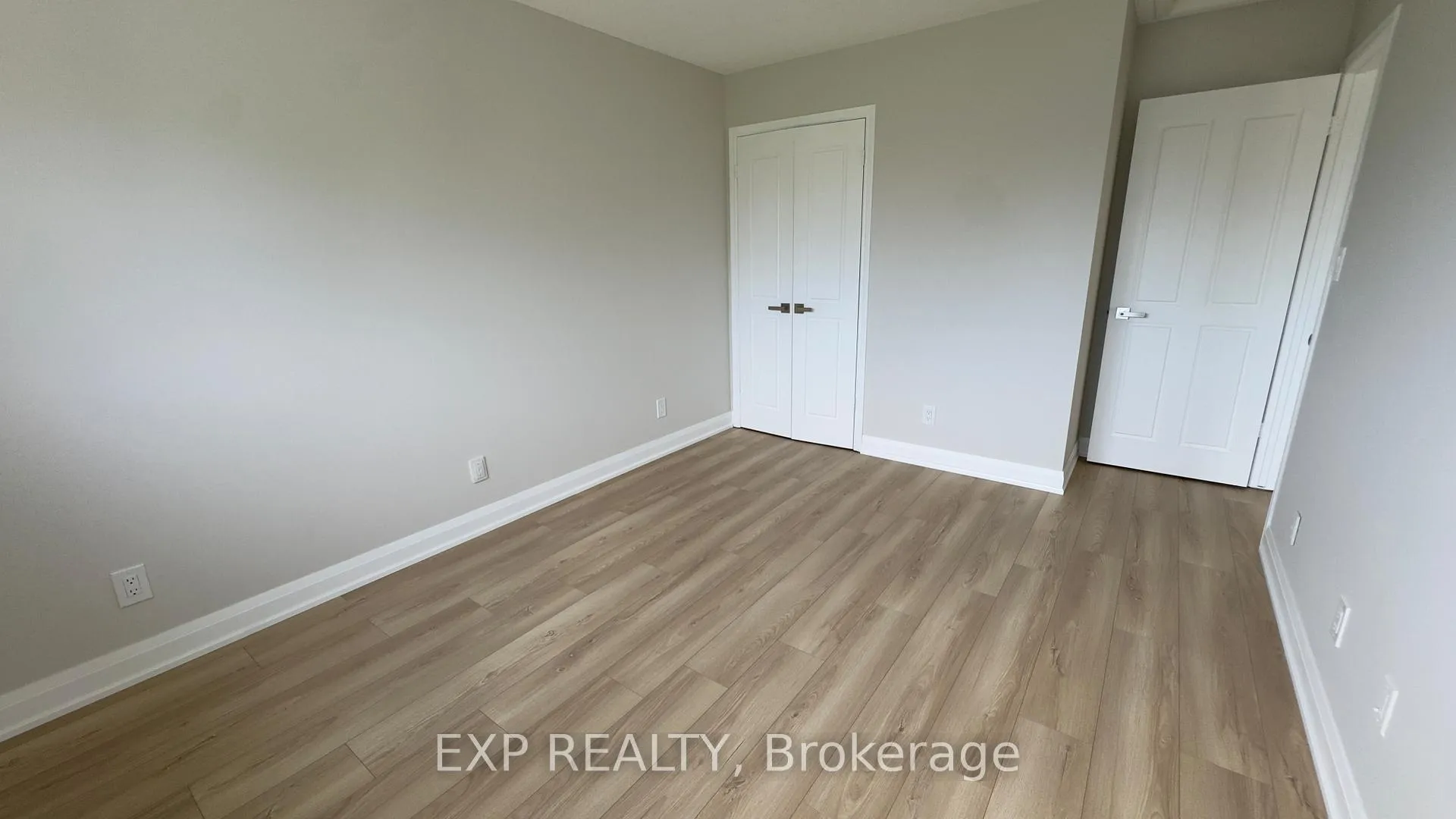 Photo 9 of Unit UPPER, 41 Woodland Drive, Welland, N. Welland — HOMEH