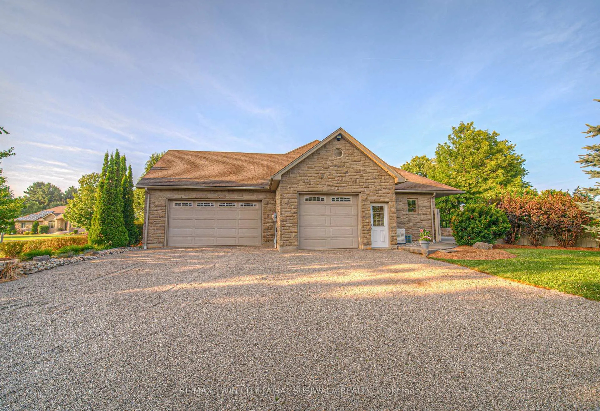 Photo 5 of 10 Eagle Ridge Court, Brant, Brantford Twp — HOMEH