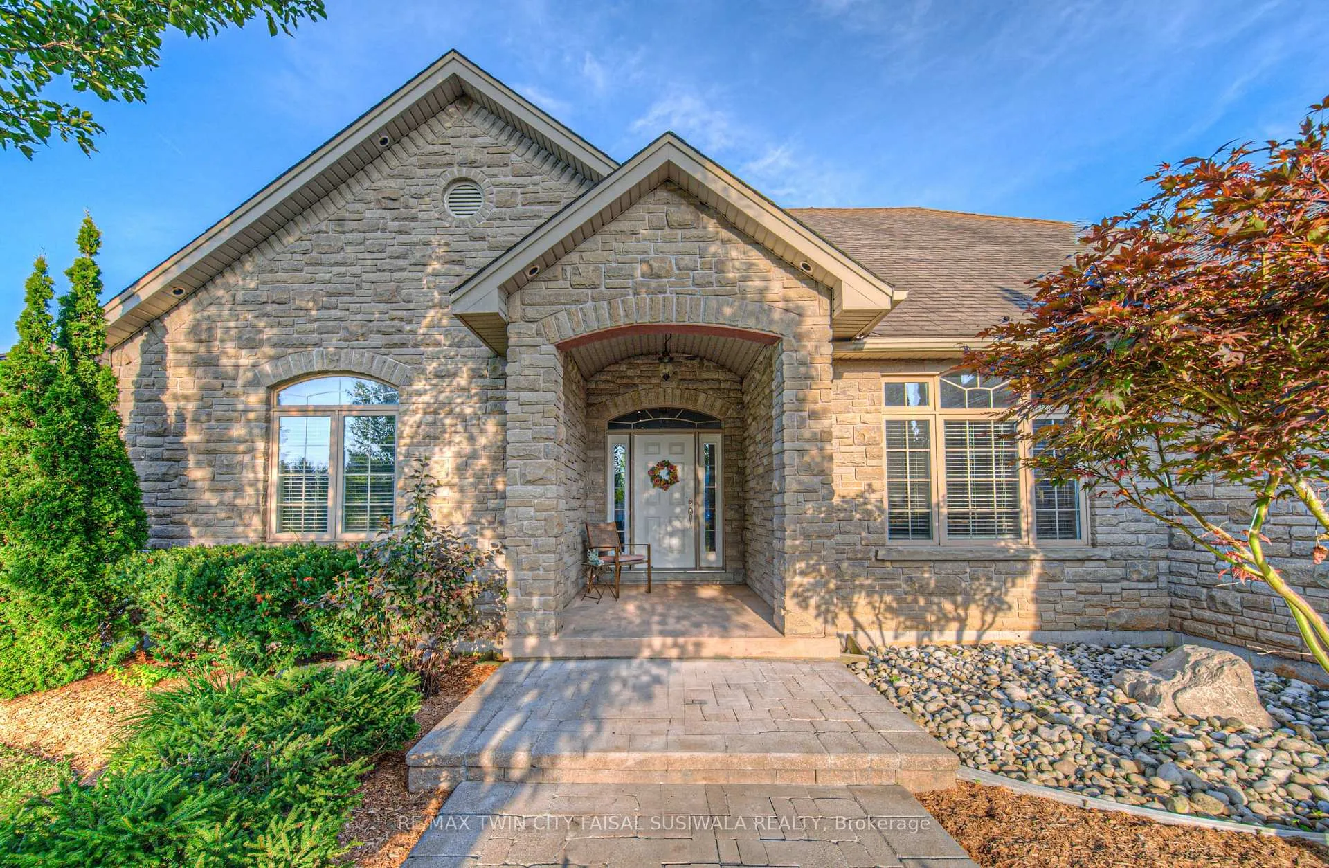 Photo 6 of 10 Eagle Ridge Court, Brant, Brantford Twp — HOMEH