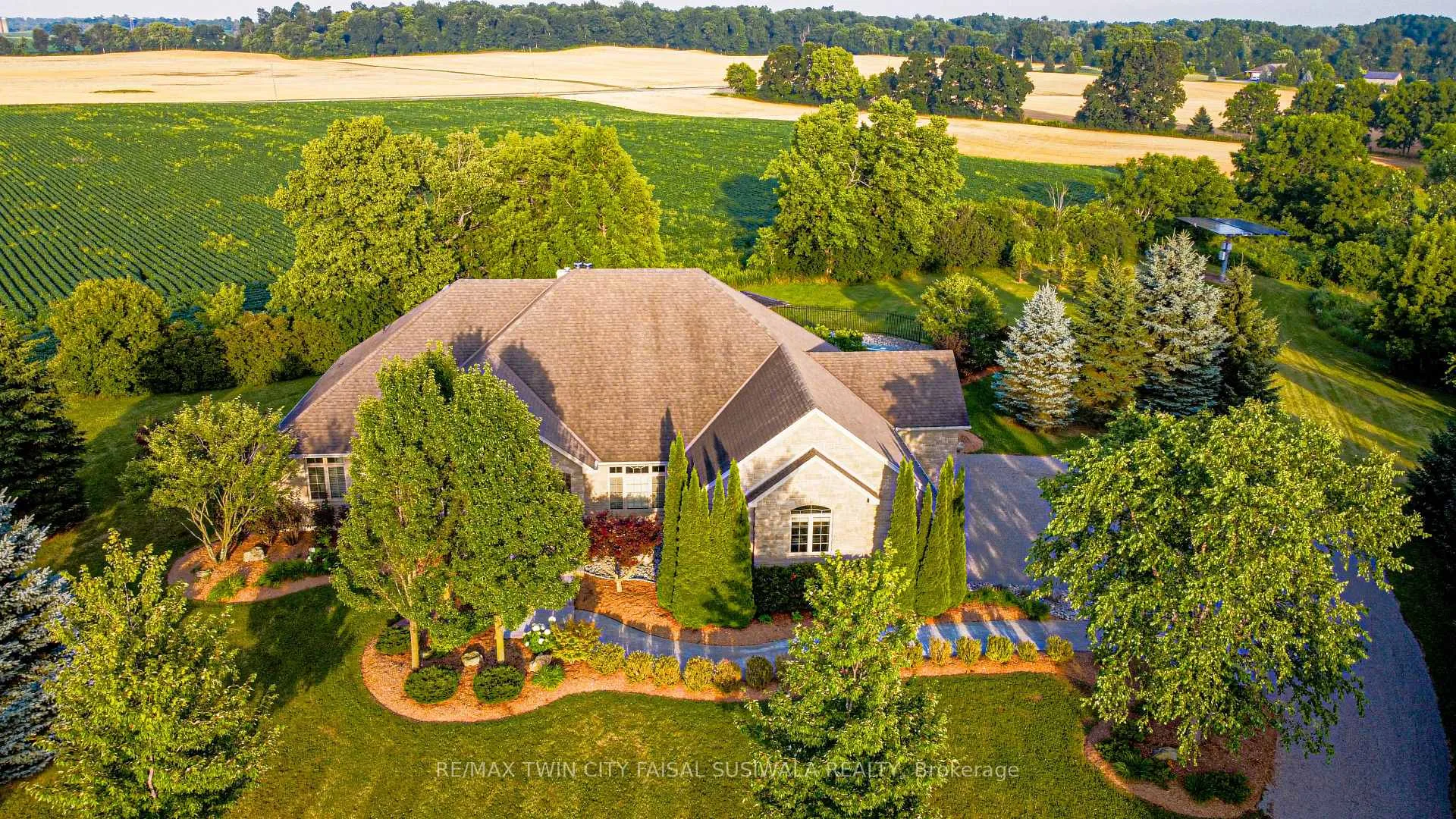 Photo 14 of 10 Eagle Ridge Court, Brant, Brantford Twp — HOMEH