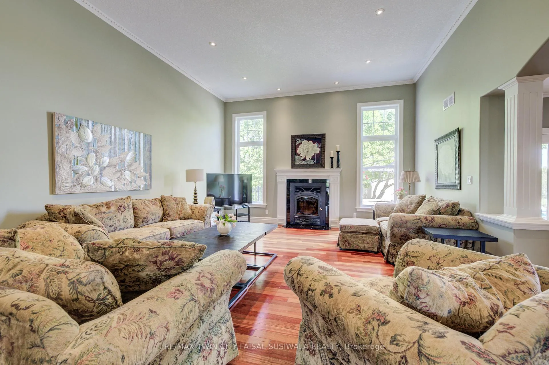 Photo 20 of 10 Eagle Ridge Court, Brant, Brantford Twp — HOMEH