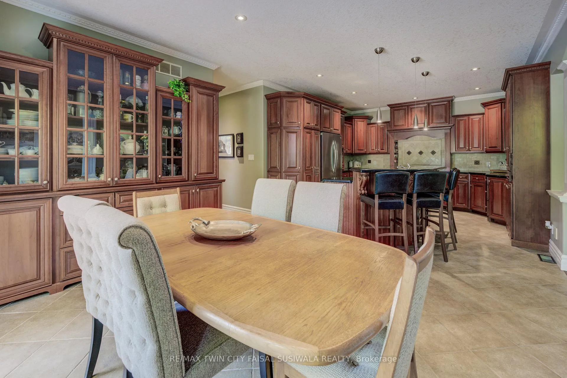 Photo 27 of 10 Eagle Ridge Court, Brant, Brantford Twp — HOMEH