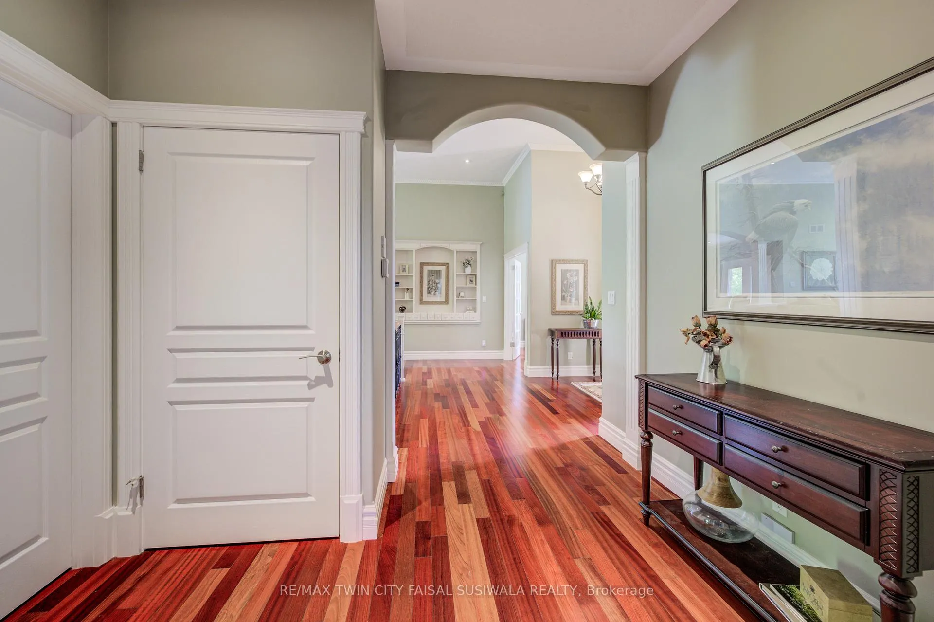 Photo 31 of 10 Eagle Ridge Court, Brant, Brantford Twp — HOMEH