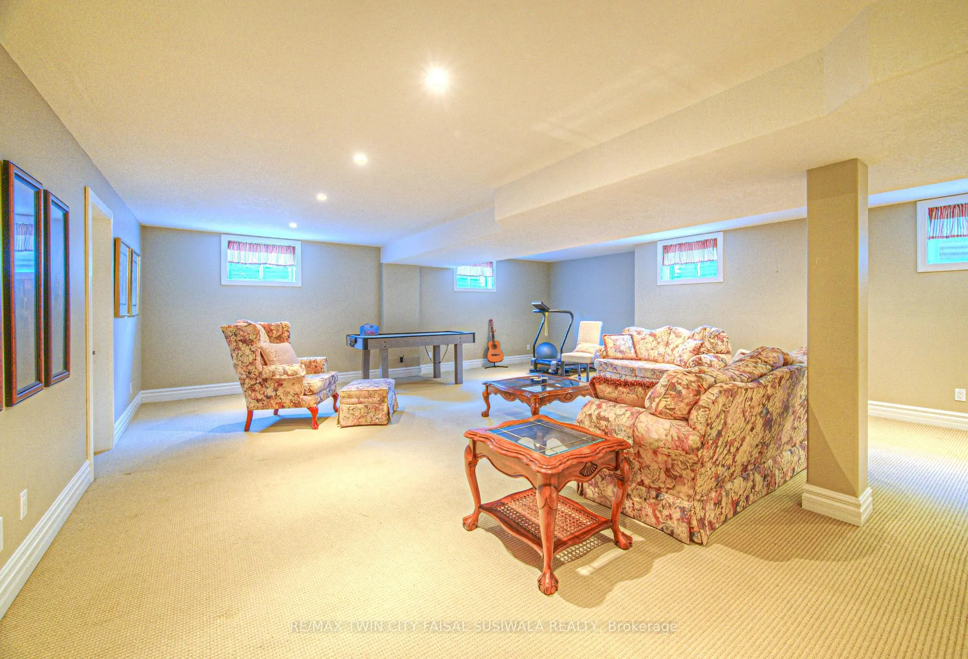 Photo 39 of 10 Eagle Ridge Court, Brant, Brantford Twp — HOMEH