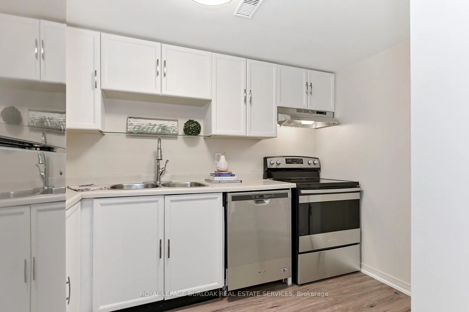 Photo 12 of Unit 212, 895 Maple Avenue, Burlington, Brant — HOMEH