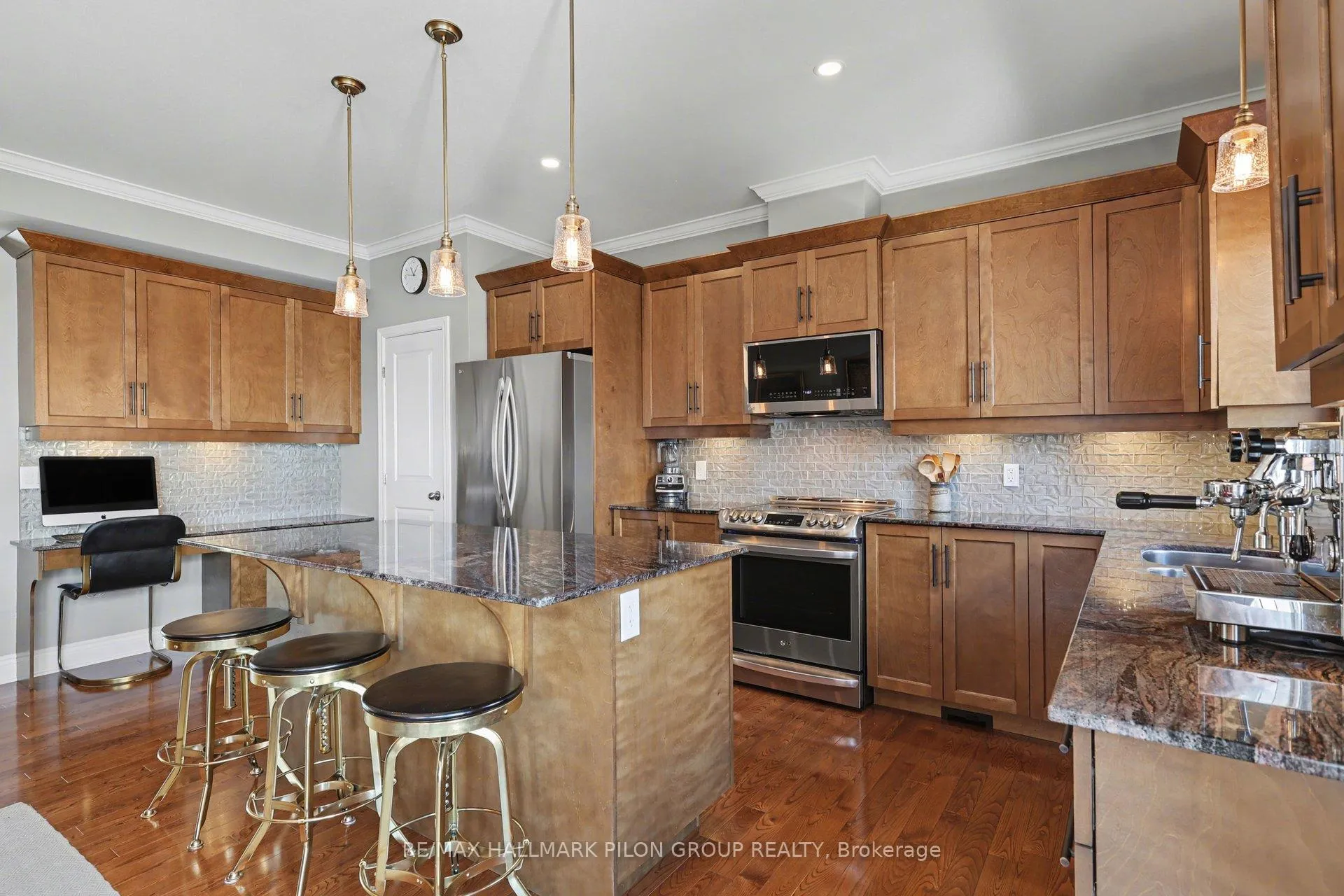 Photo 3 of 140 Connemara Private, Ottawa, Crystal Beach — HOMEH