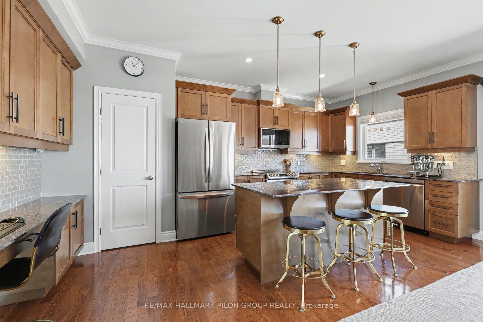 Photo 4 of 140 Connemara Private, Ottawa, Crystal Beach — HOMEH
