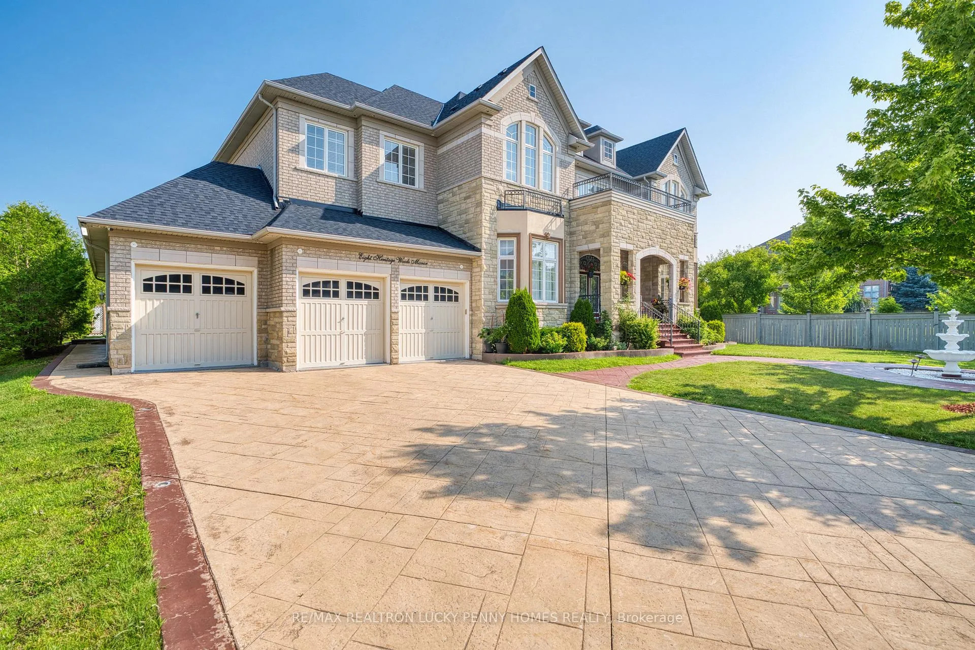 Photo 1 of 8 Heritage Woods Manor, Markham, Devil's Elbow — HOMEH