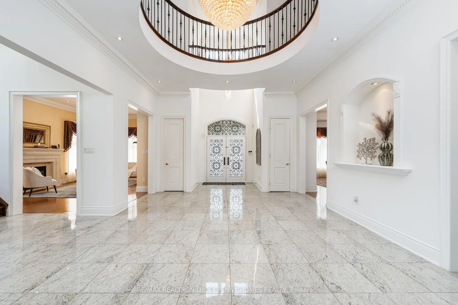 Photo 6 of 8 Heritage Woods Manor, Markham, Devil's Elbow — HOMEH