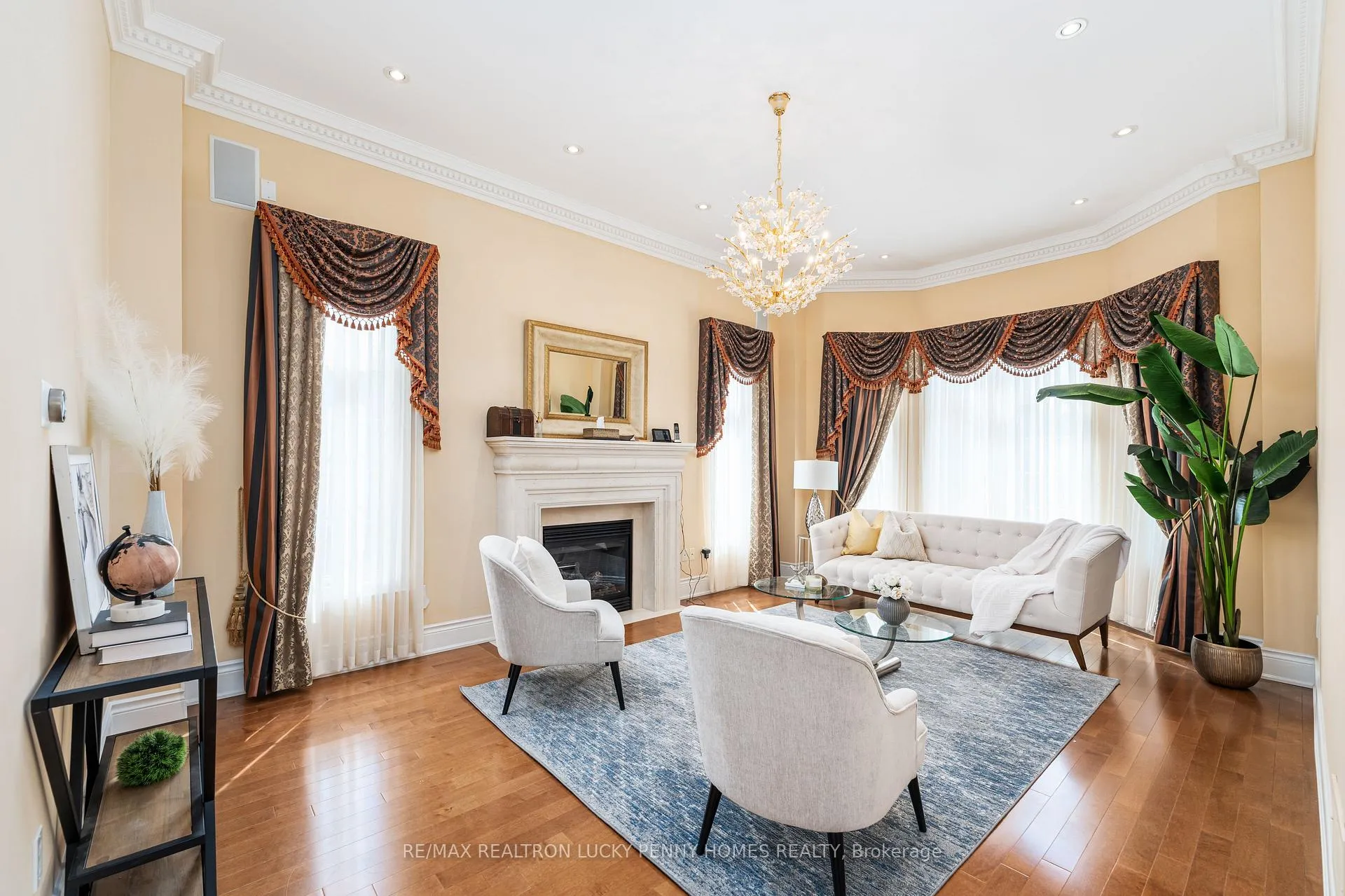 Photo 7 of 8 Heritage Woods Manor, Markham, Devil's Elbow — HOMEH