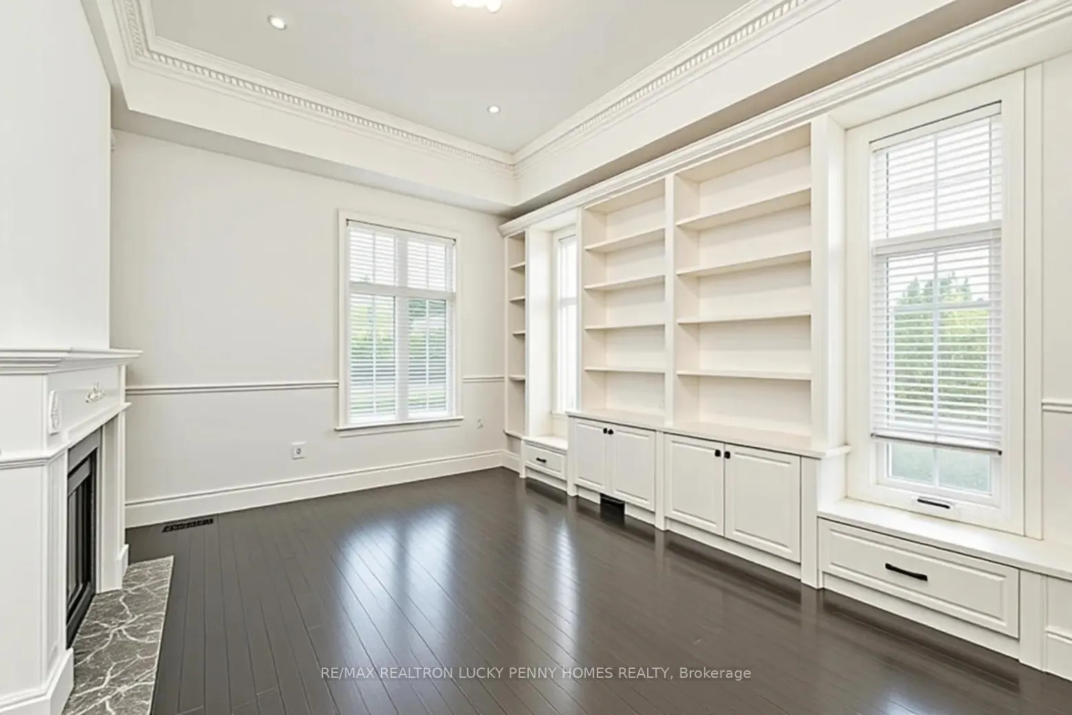 Photo 9 of 8 Heritage Woods Manor, Markham, Devil's Elbow — HOMEH