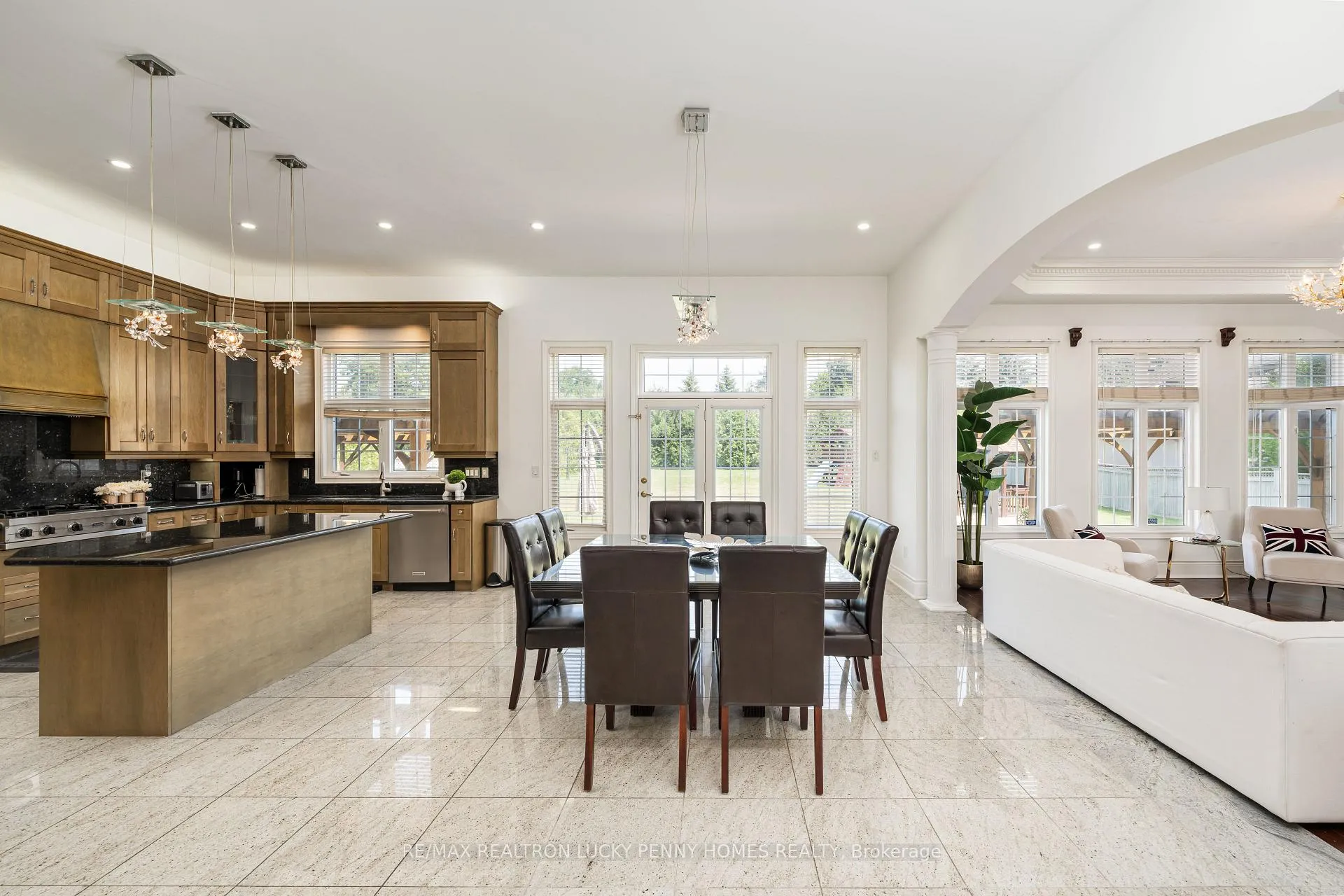 Photo 16 of 8 Heritage Woods Manor, Markham, Devil's Elbow — HOMEH