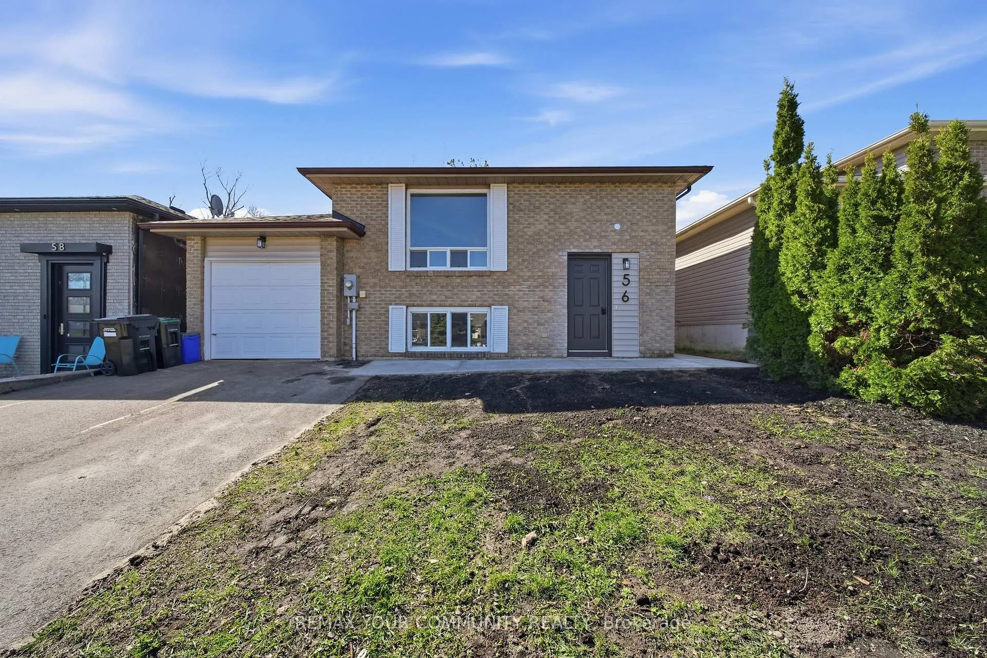 Photo 2 of Unit Main, 56 McConkey Place, Barrie, Allandale Heights — HOMEH