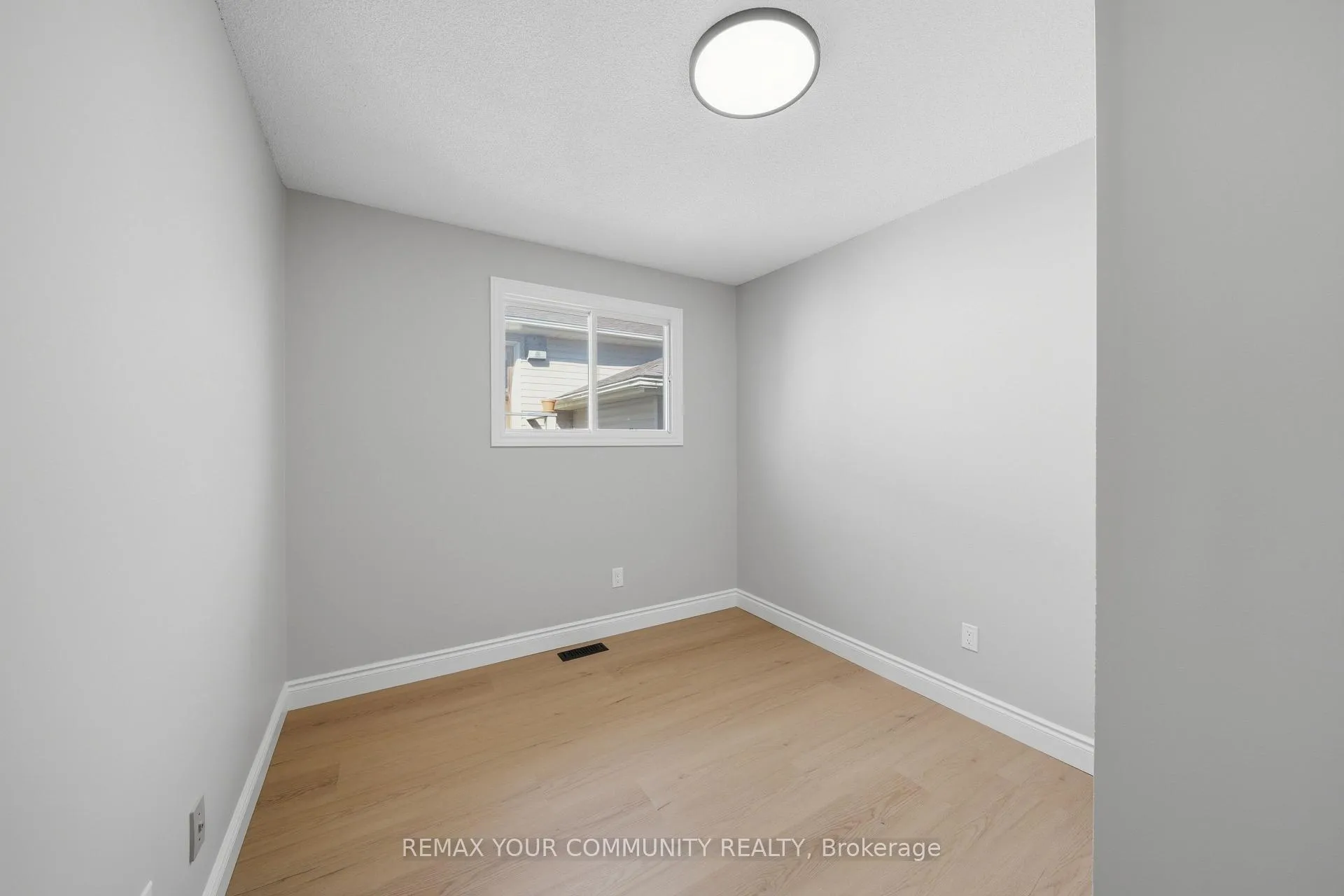 Photo 12 of Unit Main, 56 McConkey Place, Barrie, Allandale Heights — HOMEH