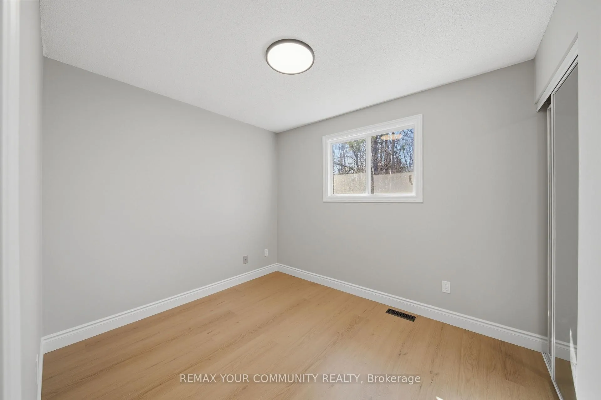 Photo 15 of Unit Main, 56 McConkey Place, Barrie, Allandale Heights — HOMEH