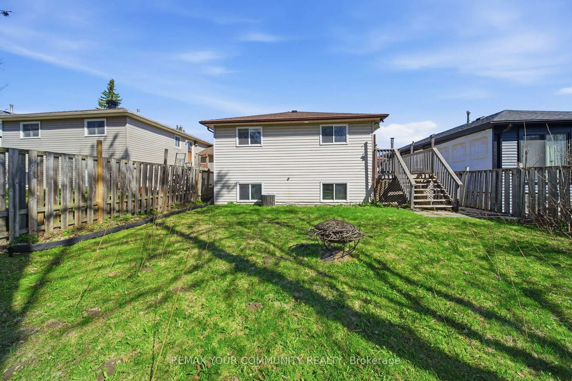 Photo 18 of Unit Main, 56 McConkey Place, Barrie, Allandale Heights — HOMEH