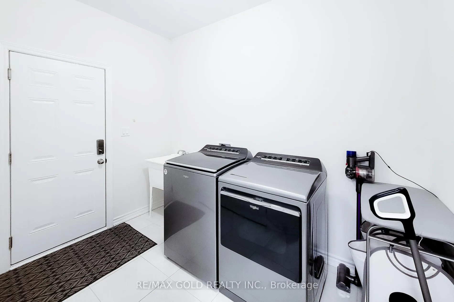 Photo 37 of 43 Mears Place, Brant, Paris — HOMEH