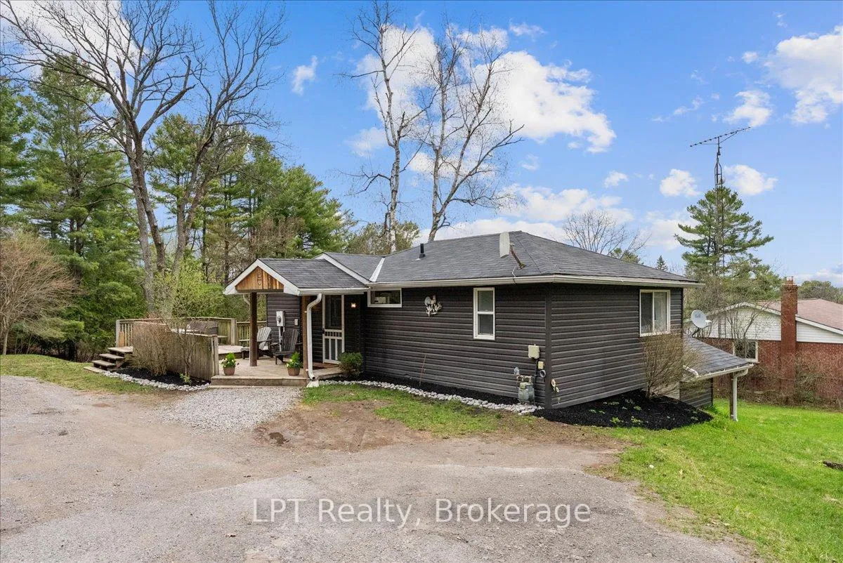 Photo 4 of 7010 Lake Street, Hamilton Township, Bewdley — HOMEH
