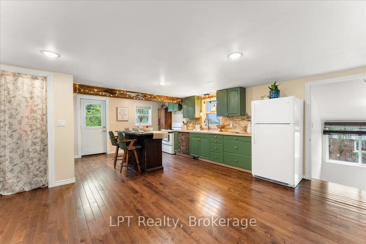 Photo 13 of 7010 Lake Street, Hamilton Township, Bewdley — HOMEH