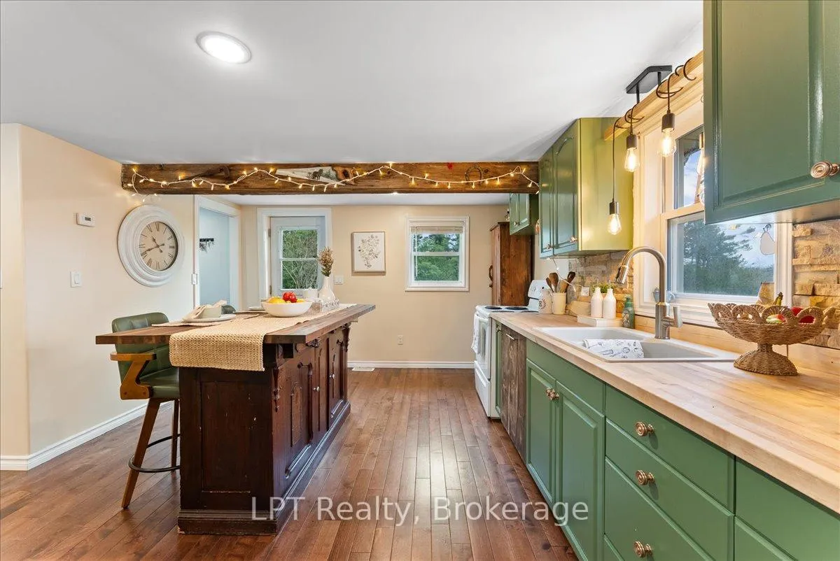 Photo 16 of 7010 Lake Street, Hamilton Township, Bewdley — HOMEH