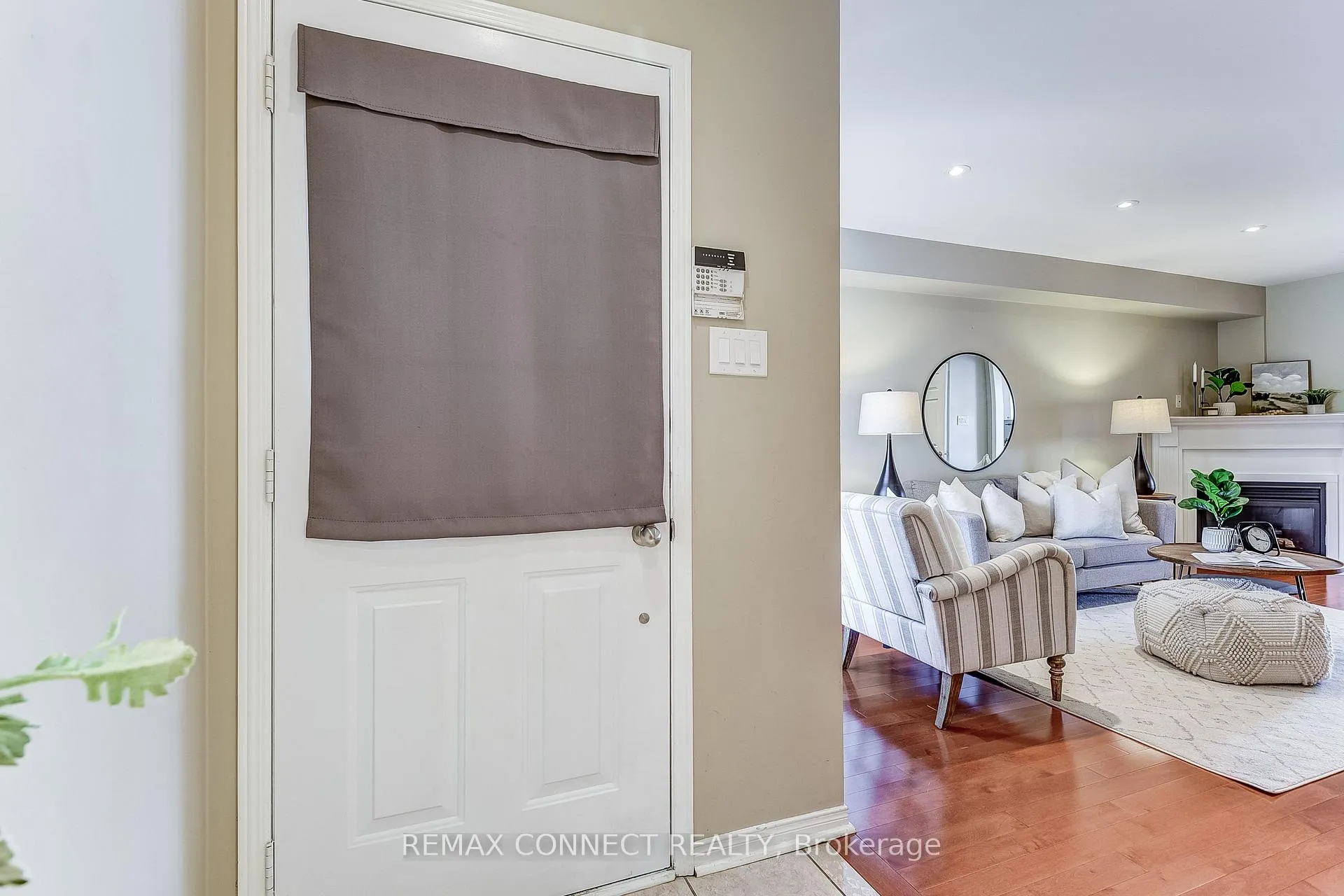 Photo 3 of 29 Andona Crescent, Scarborough, Centennial Scarborough — HOMEH