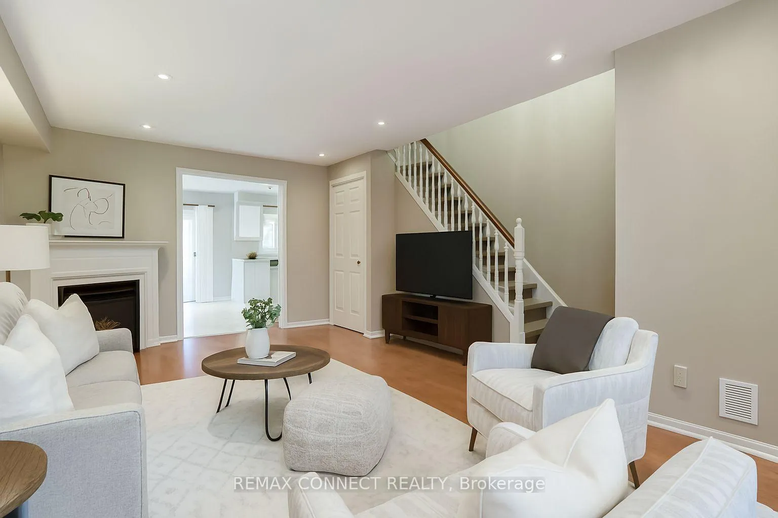 Photo 7 of 29 Andona Crescent, Scarborough, Centennial Scarborough — HOMEH