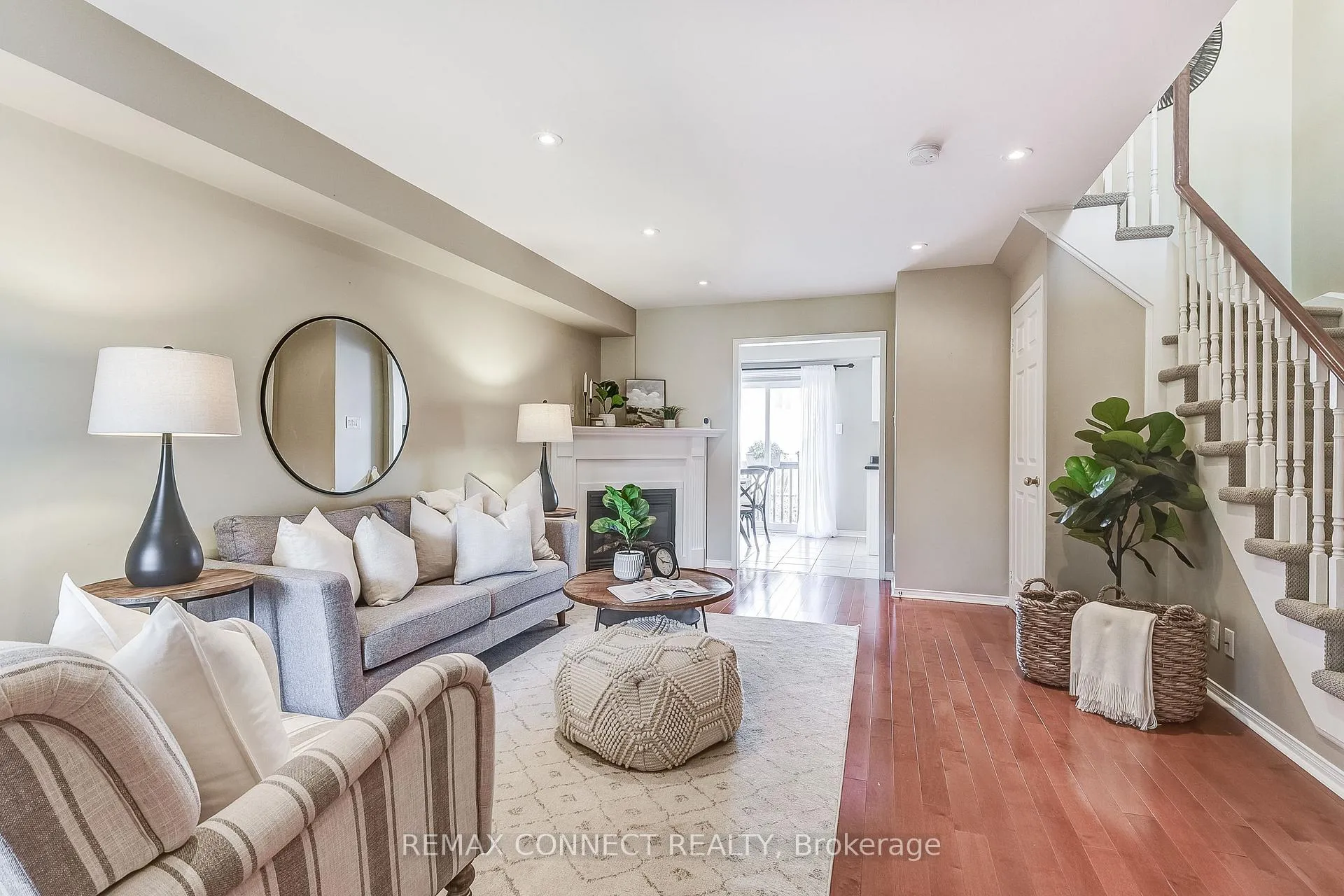 Photo 8 of 29 Andona Crescent, Scarborough, Centennial Scarborough — HOMEH