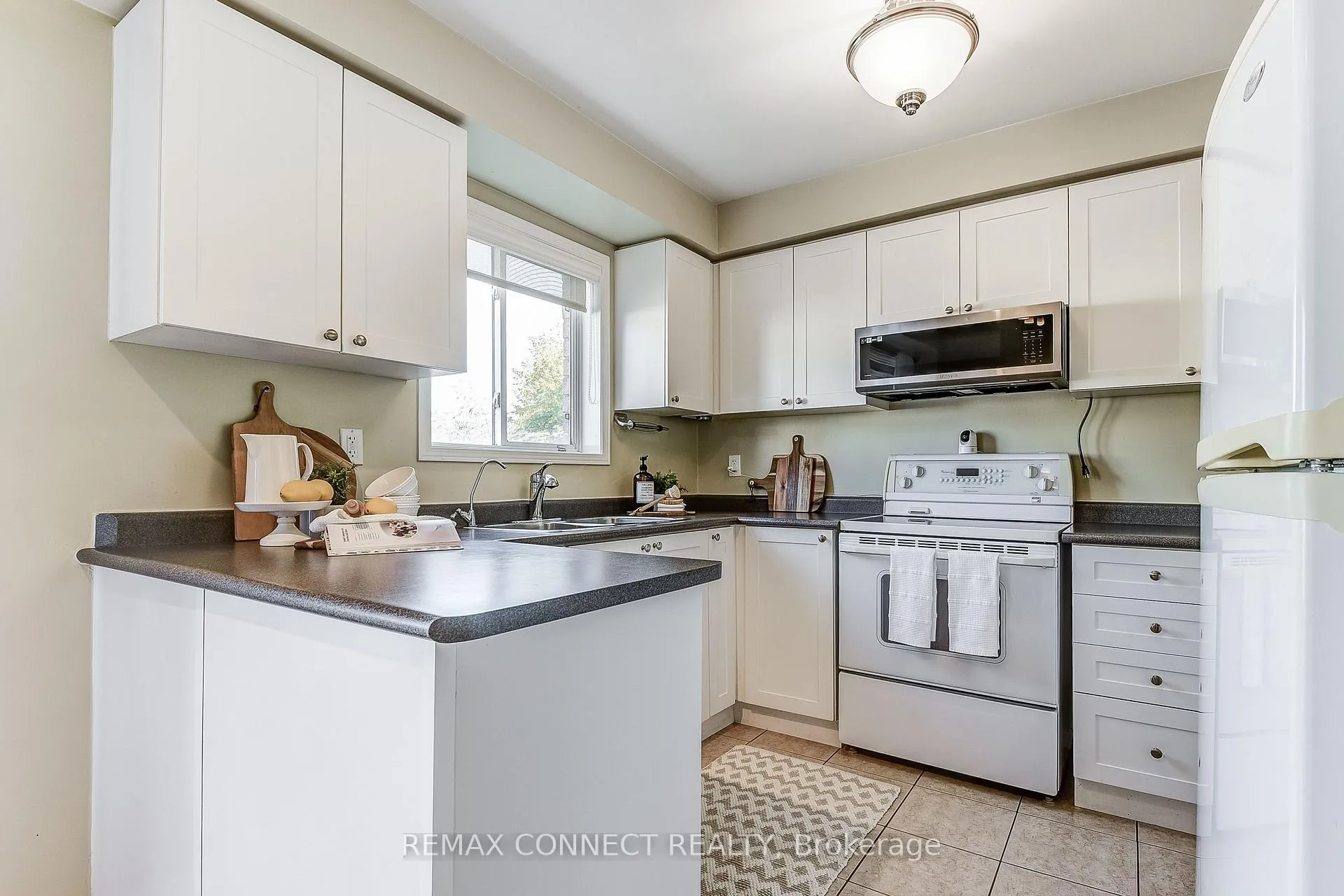 Photo 13 of 29 Andona Crescent, Scarborough, Centennial Scarborough — HOMEH