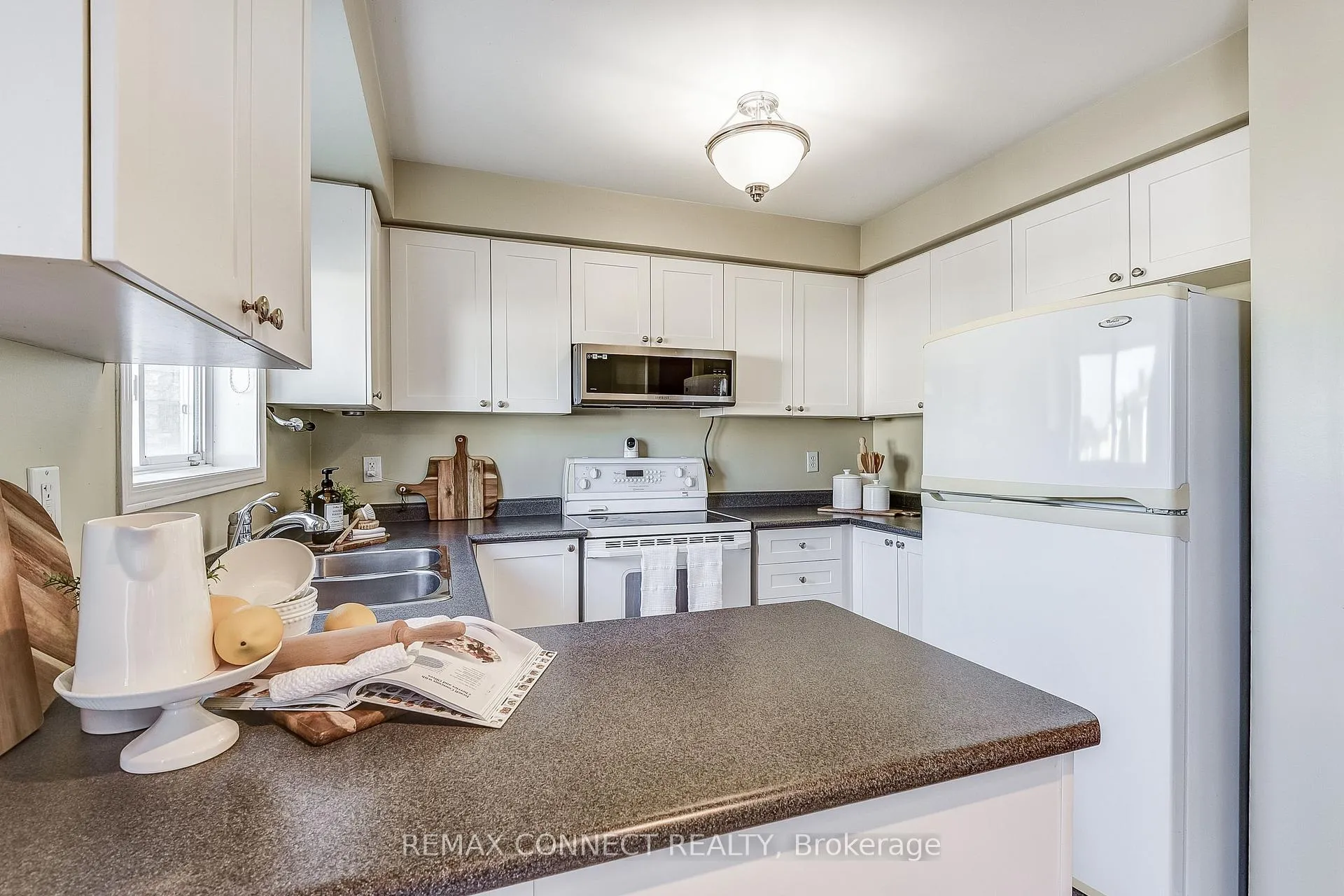 Photo 14 of 29 Andona Crescent, Scarborough, Centennial Scarborough — HOMEH