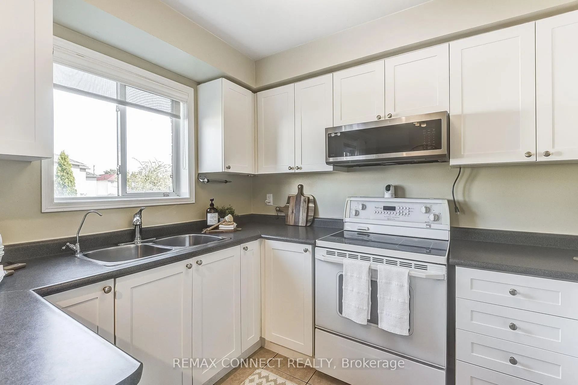 Photo 15 of 29 Andona Crescent, Scarborough, Centennial Scarborough — HOMEH