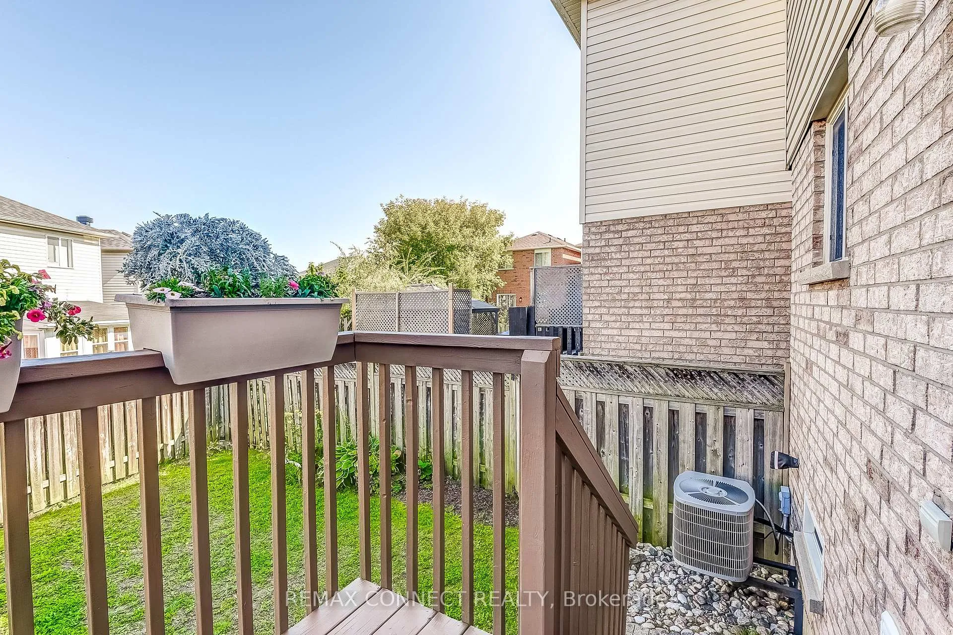 Photo 32 of 29 Andona Crescent, Scarborough, Centennial Scarborough — HOMEH
