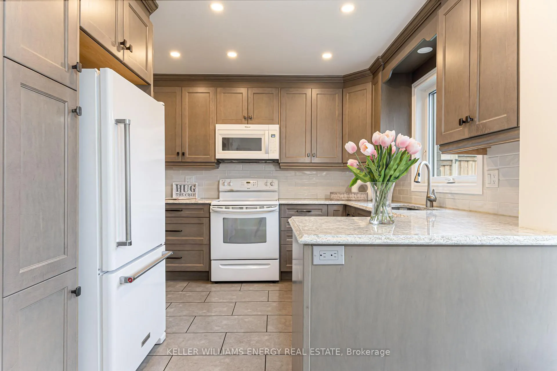 Photo 9 of 873 Lochness Crescent, Oshawa, McLaughlin — HOMEH