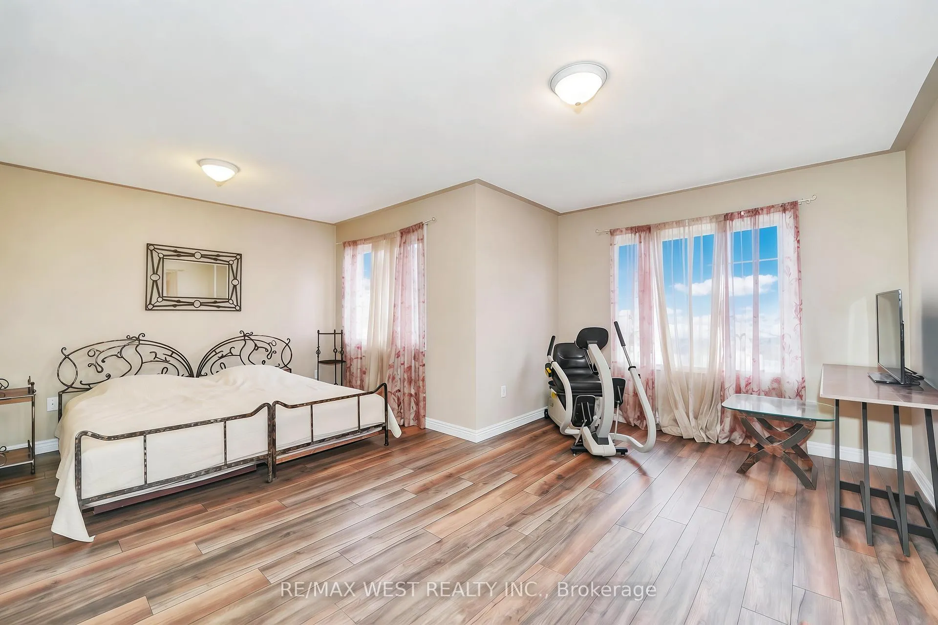 Photo 7 of 149 Foxchase Avenue, Vaughan, East Woodbridge — HOMEH