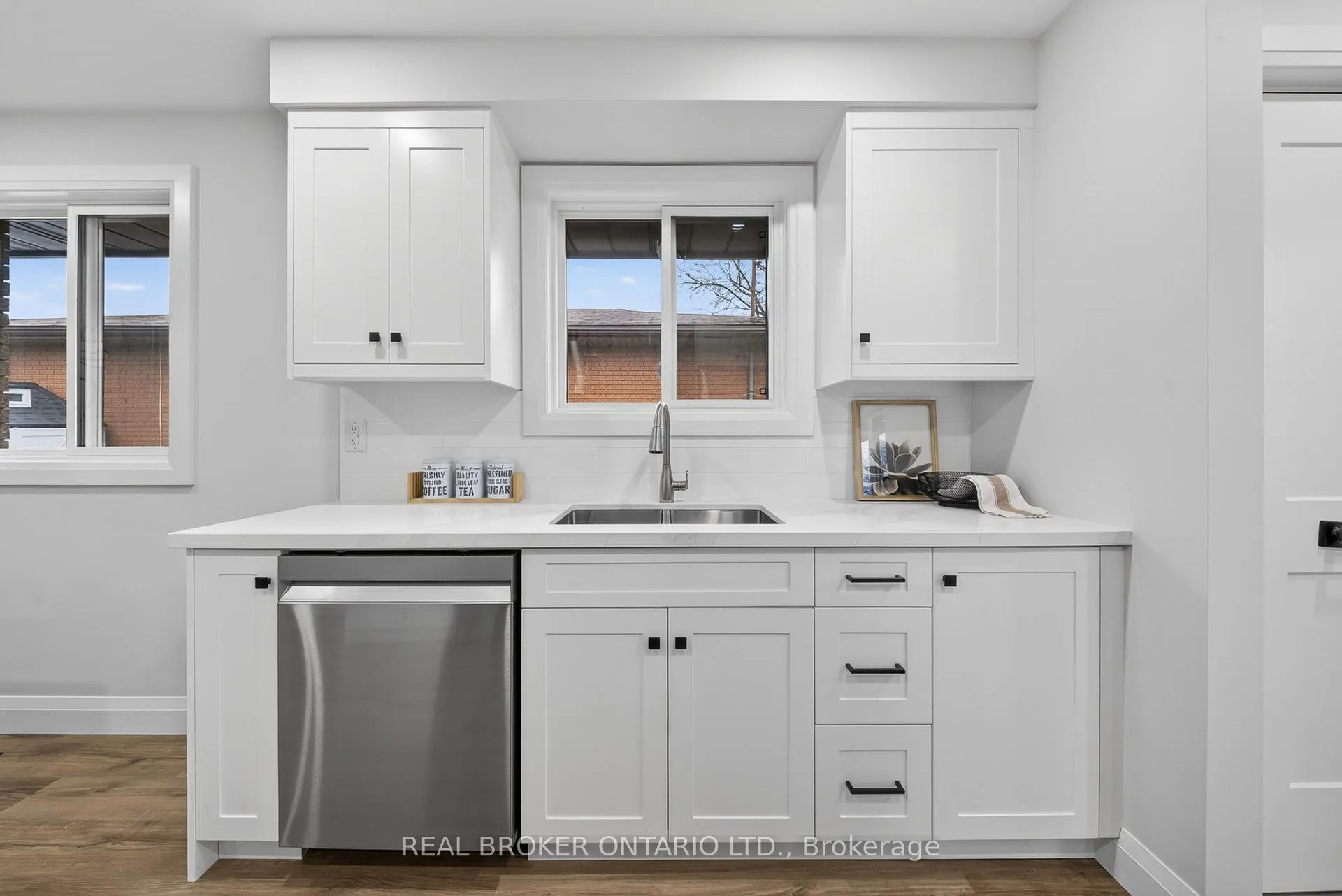 Photo 5 of 201 Ridge Street, Hamilton, Greeningdon — HOMEH