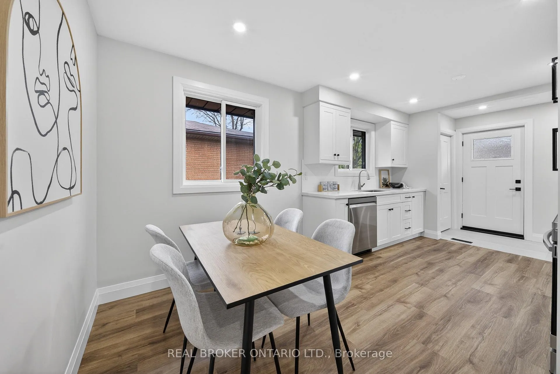 Photo 8 of 201 Ridge Street, Hamilton, Greeningdon — HOMEH