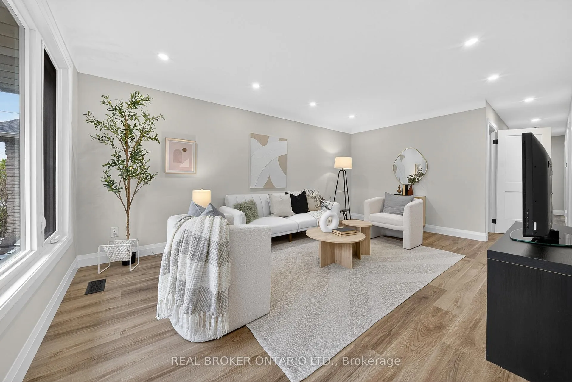 Photo 10 of 201 Ridge Street, Hamilton, Greeningdon — HOMEH