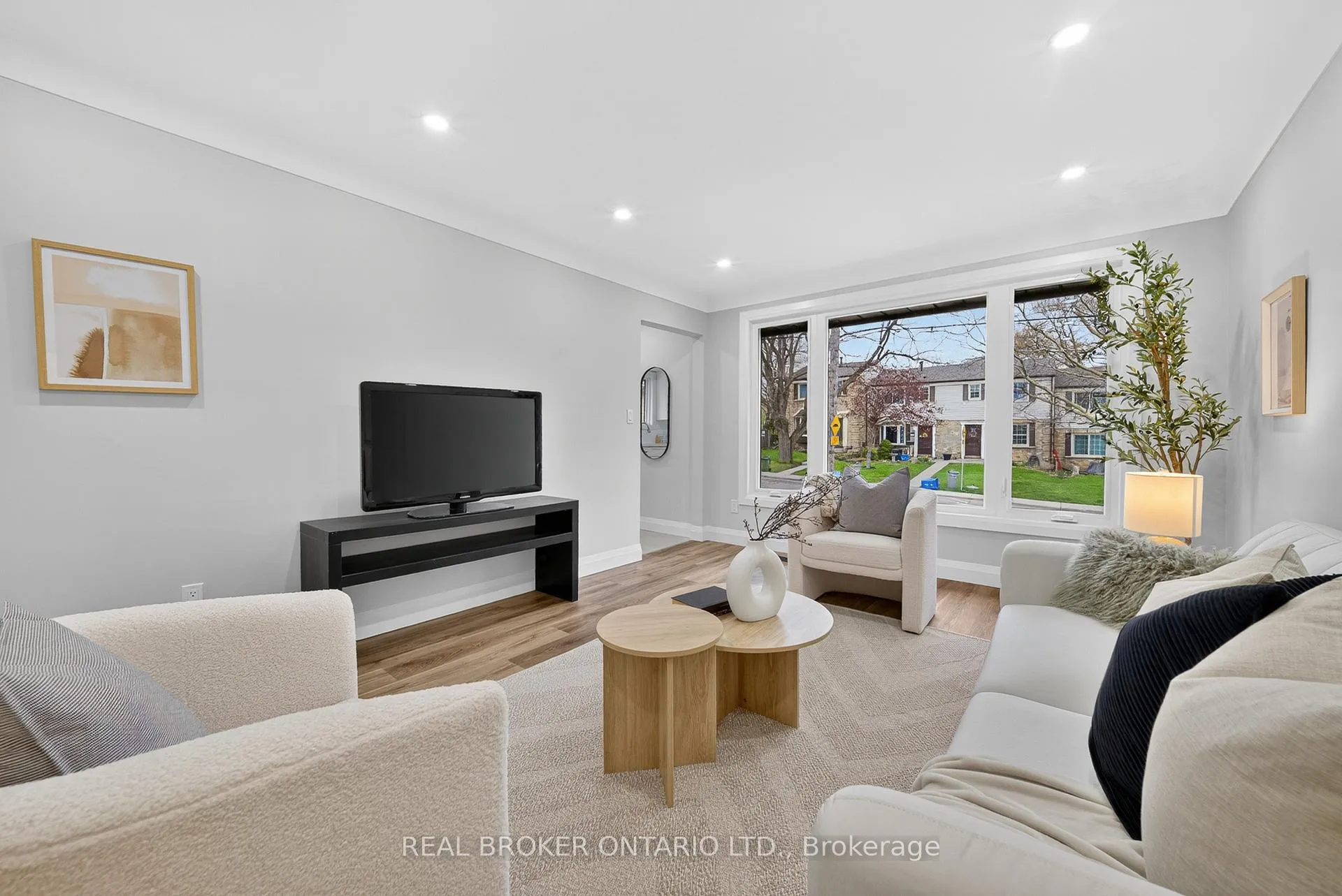Photo 12 of 201 Ridge Street, Hamilton, Greeningdon — HOMEH