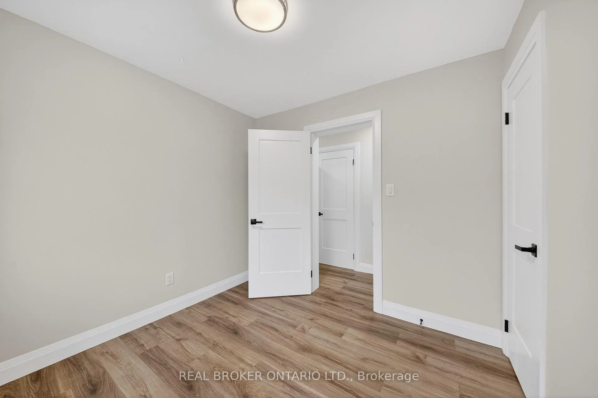 Photo 14 of 201 Ridge Street, Hamilton, Greeningdon — HOMEH