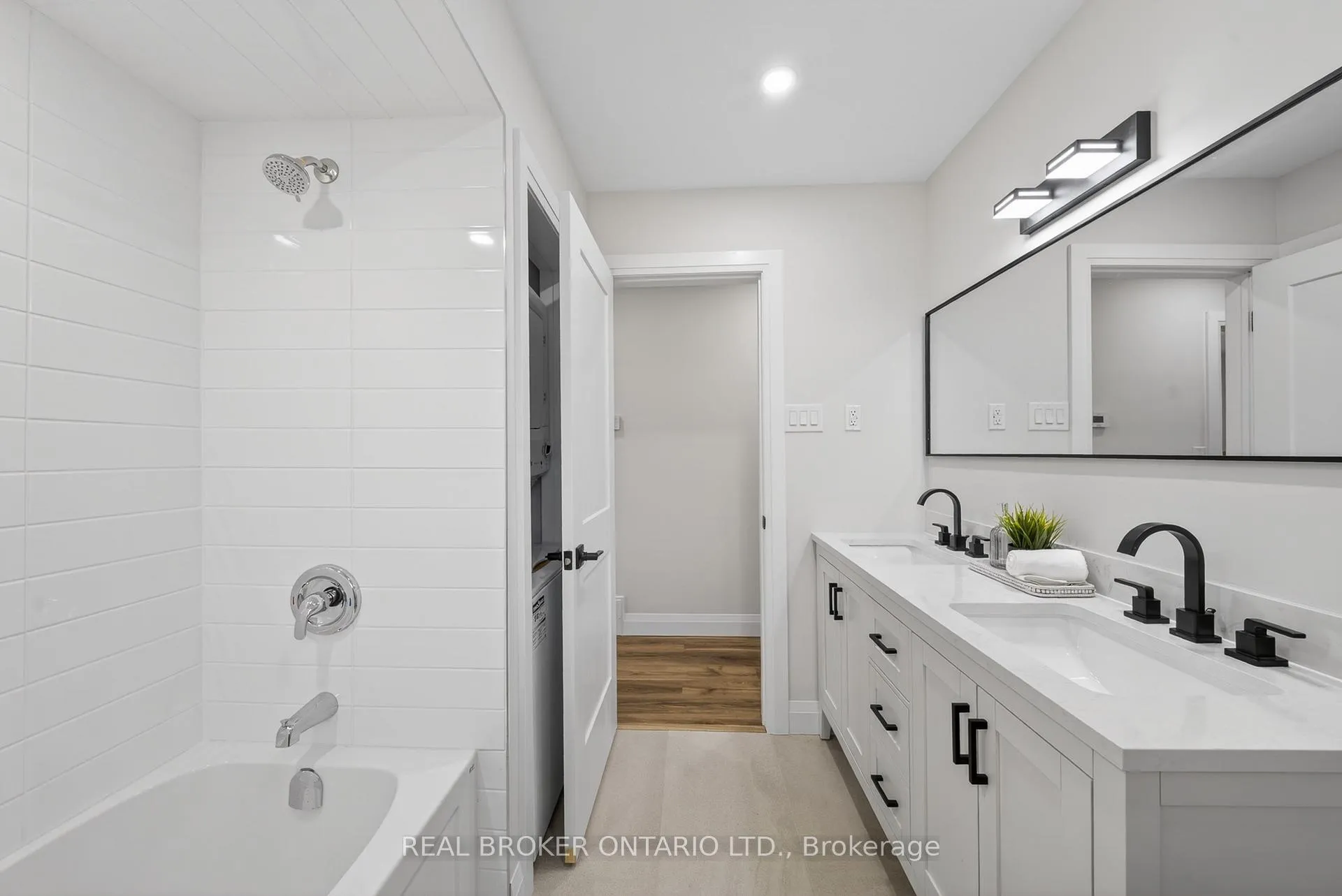 Photo 16 of 201 Ridge Street, Hamilton, Greeningdon — HOMEH