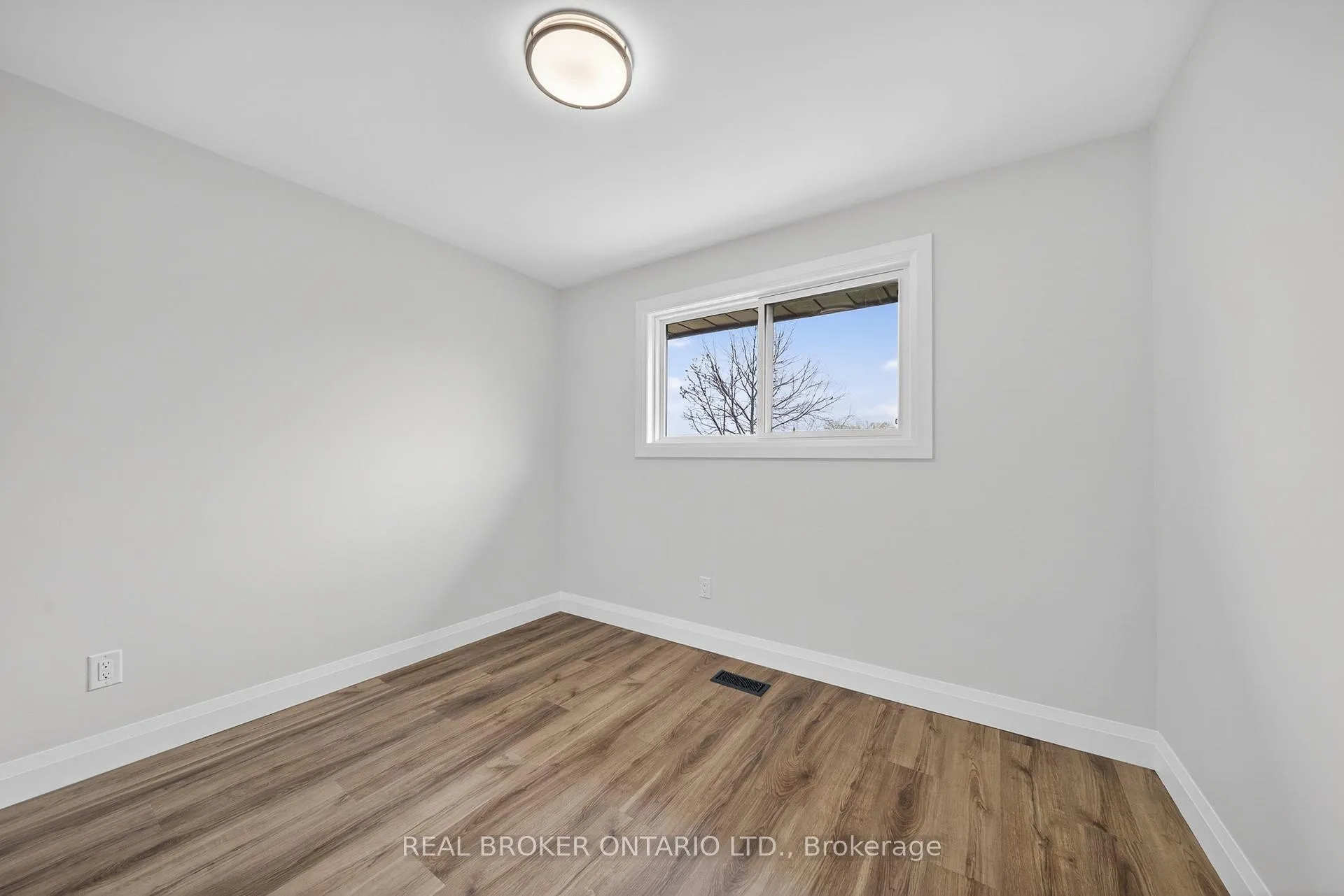 Photo 20 of 201 Ridge Street, Hamilton, Greeningdon — HOMEH