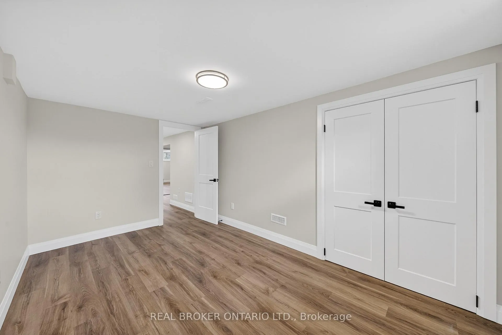 Photo 26 of 201 Ridge Street, Hamilton, Greeningdon — HOMEH