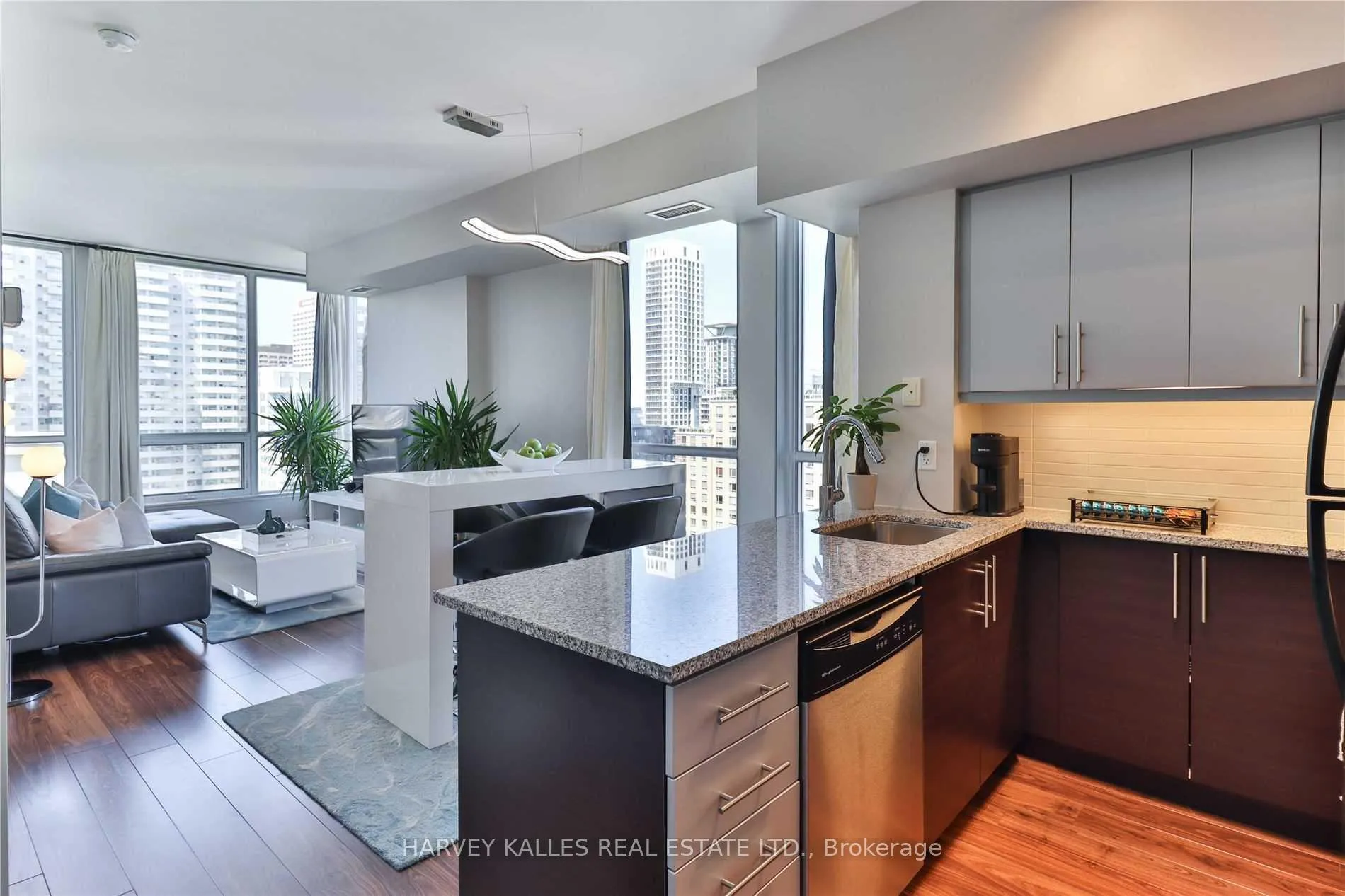 Photo 6 of Unit 1510, 83 Redpath Avenue, Toronto, Mount Pleasant West — HOMEH