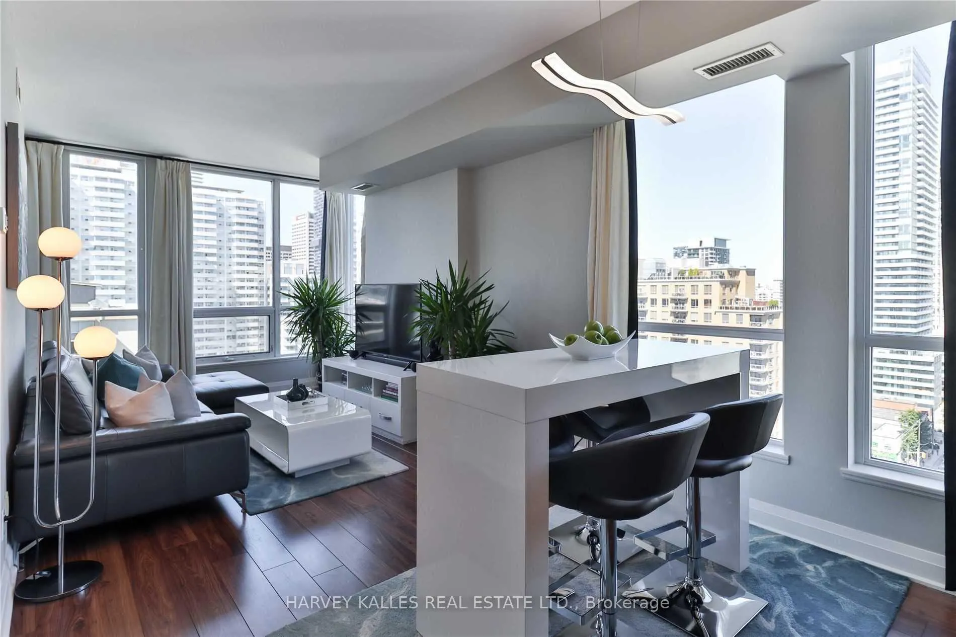 Photo 7 of Unit 1510, 83 Redpath Avenue, Toronto, Mount Pleasant West — HOMEH