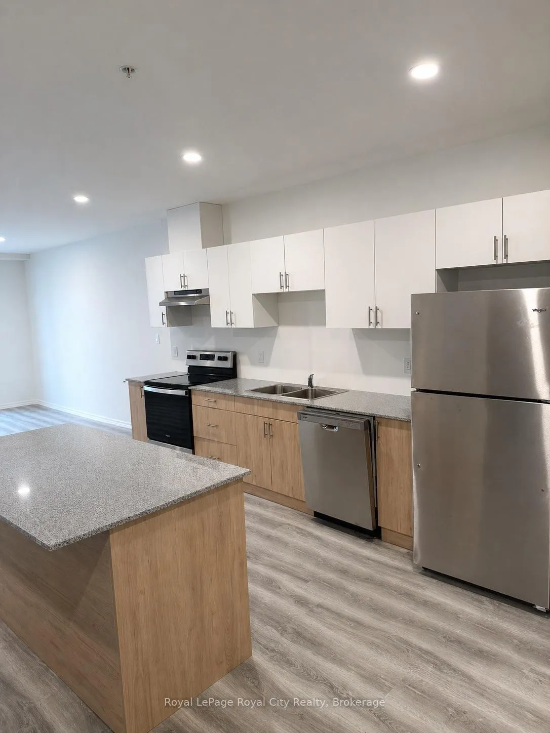 Photo 2 of Unit 714, 1098 Paisley Road, Guelph, Willow West/Sugarbush/West Acres — HOMEH